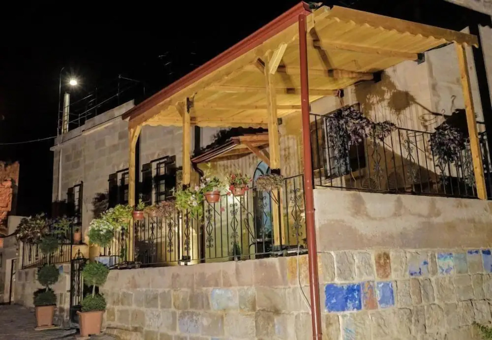 Valley Inn Cave Hotel