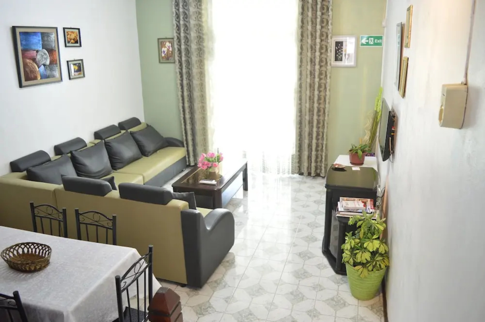 La Joliette Bungalow - Opposite Pereybere Beach