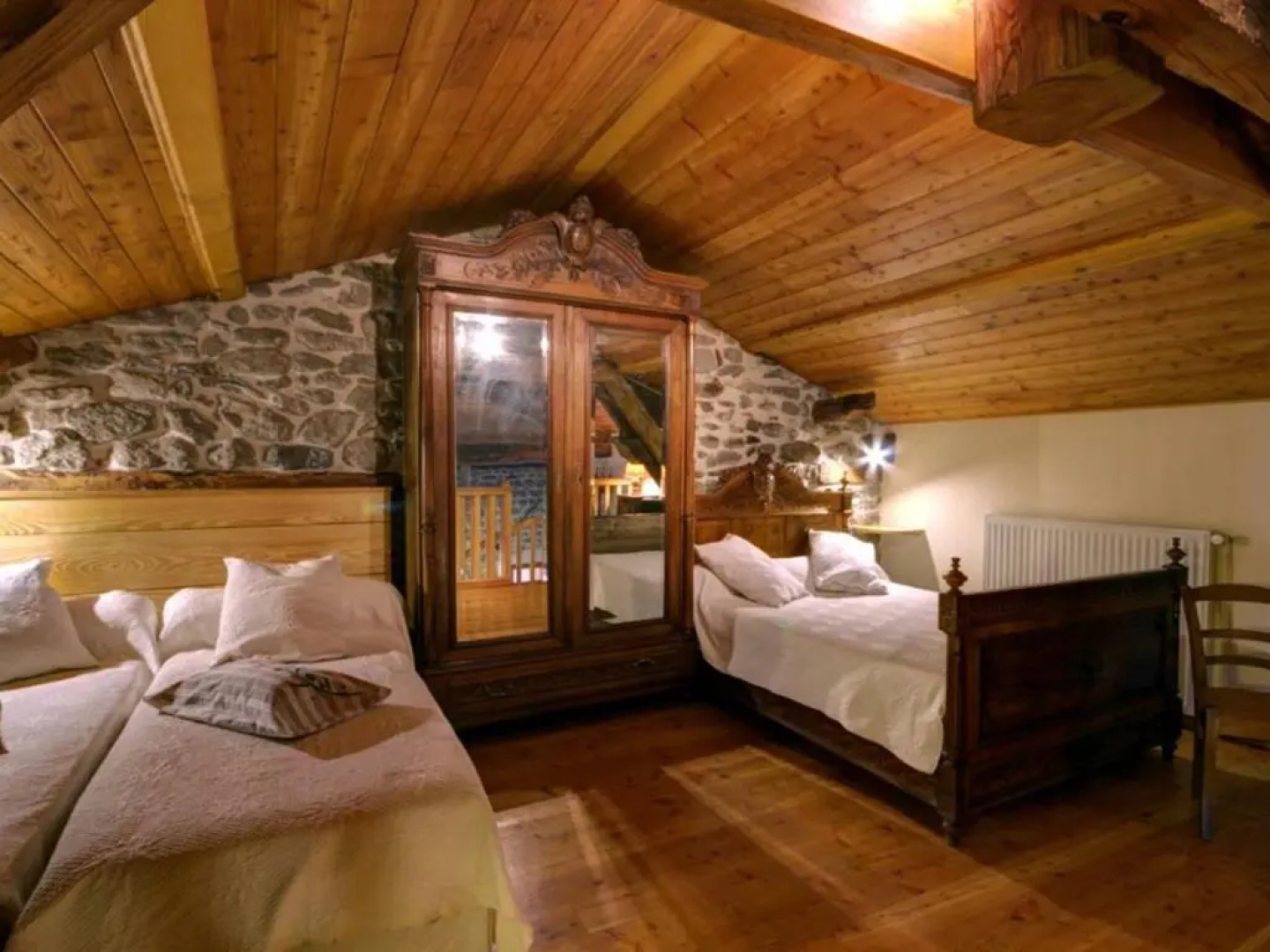 Gîte Essertines-en-Châtelneuf, 3 pièces, 6 personnes - FR-1-496-16