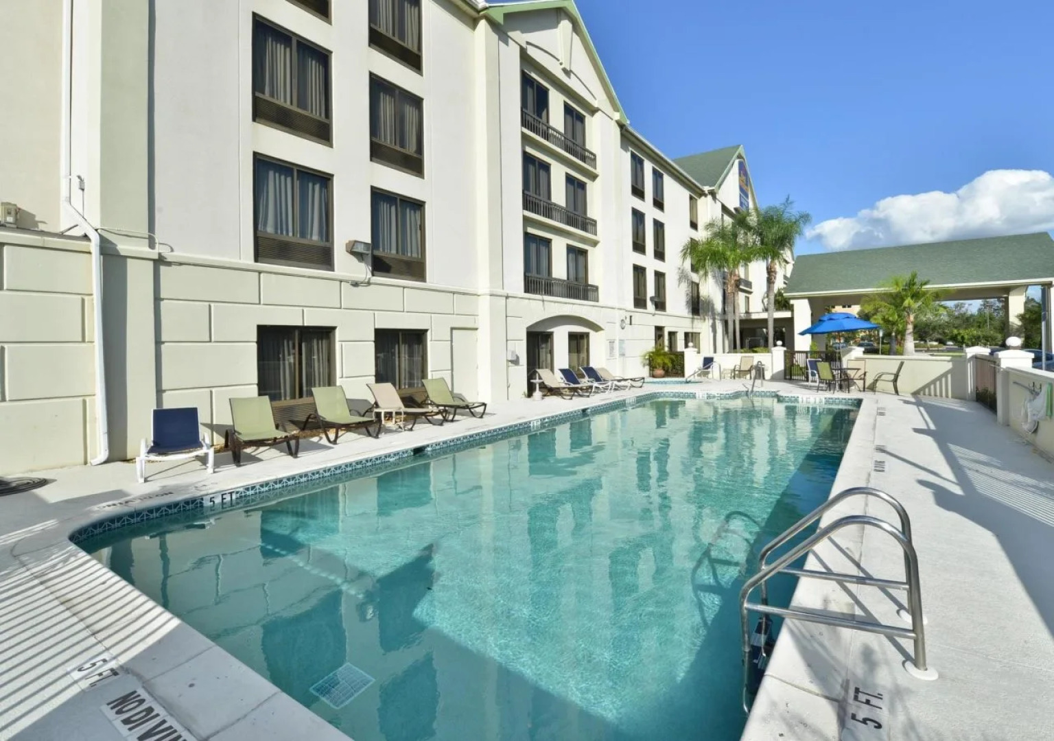 Red Roof PLUS+ Fort Myers