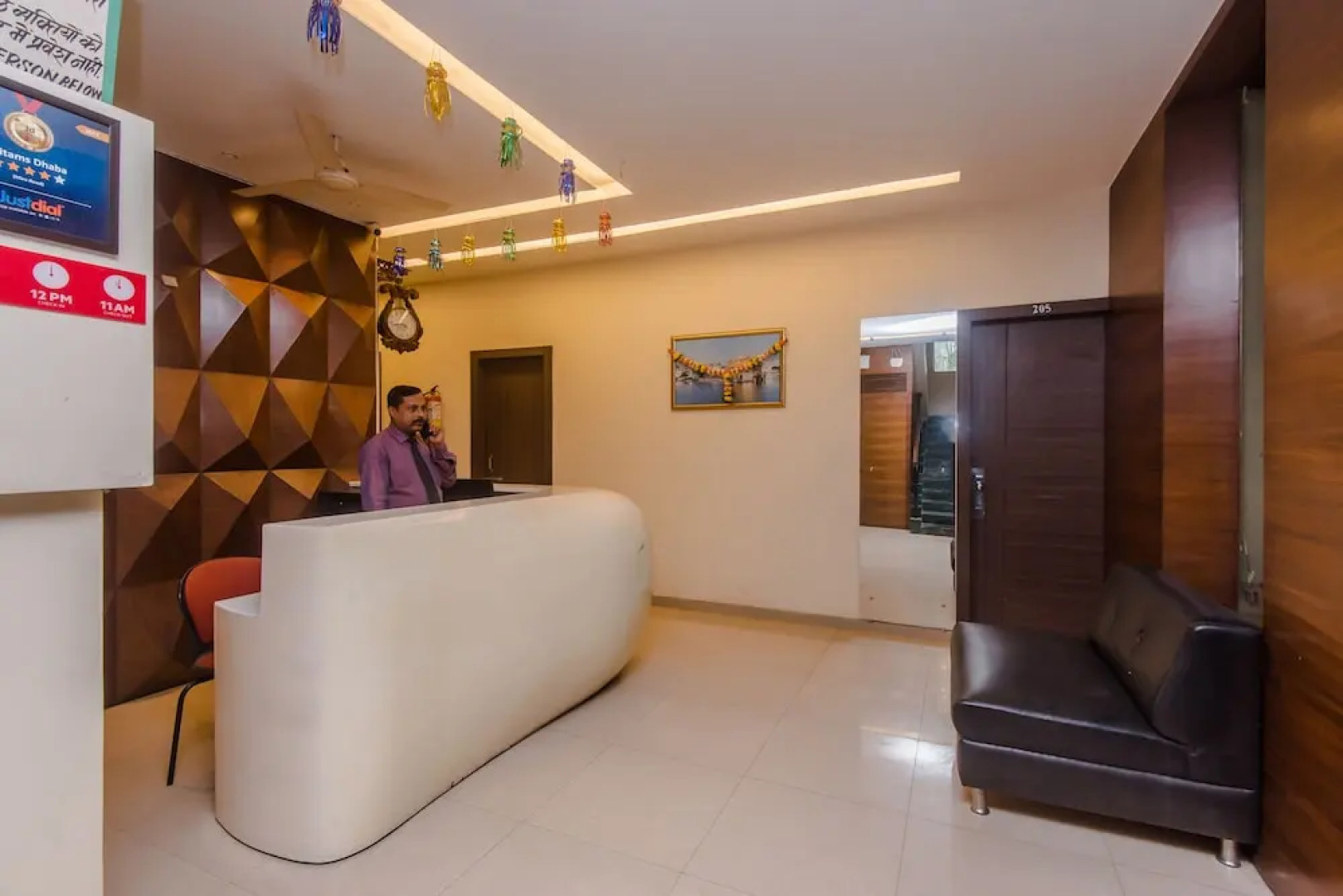 OYO 10382 Hotel Saffron Suites