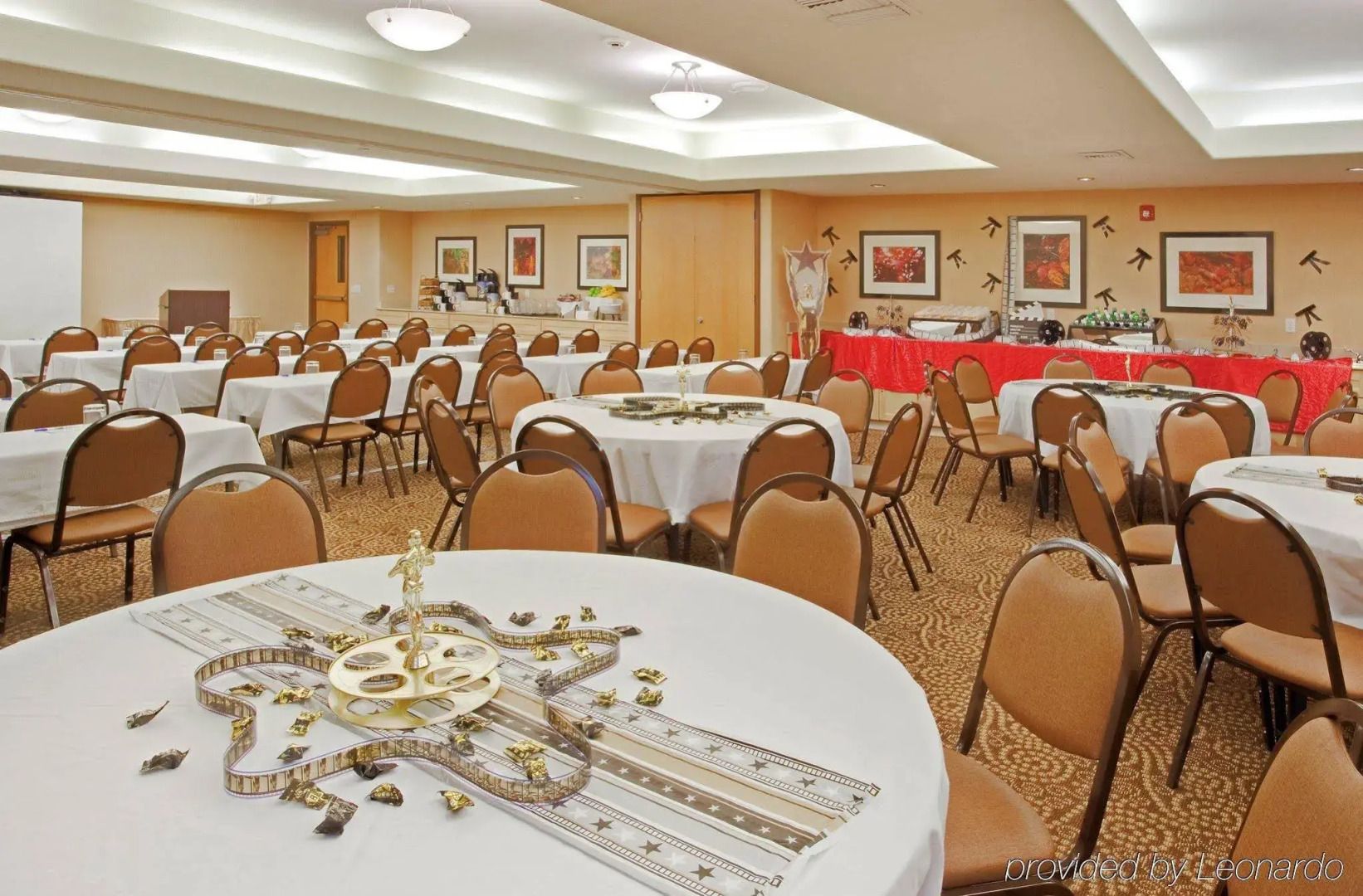 Holiday Inn Express and Suites Modesto by IHG