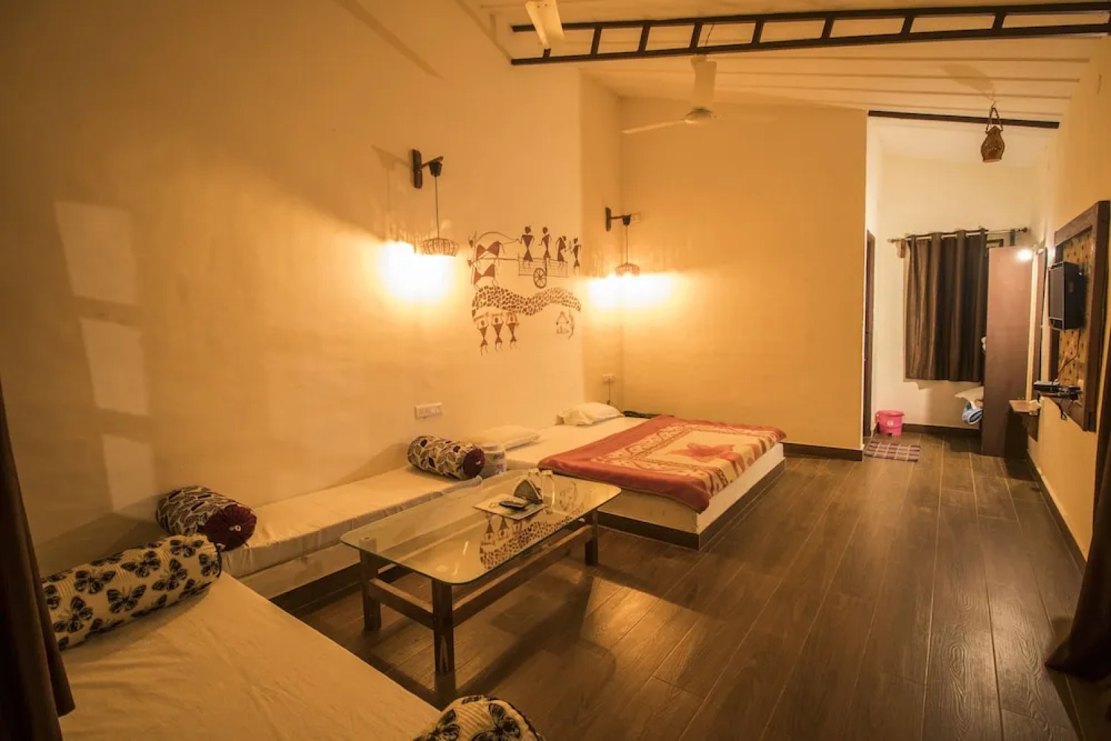 WOW STAYZ2 Pachmarhi Foothill Cottages