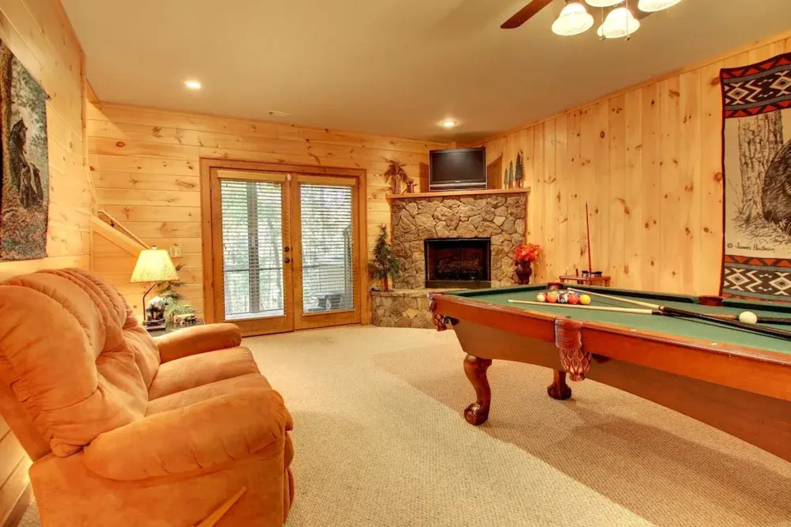 SERENITY WOODS Apartment 3 NEVAEH CABIN RENTALS