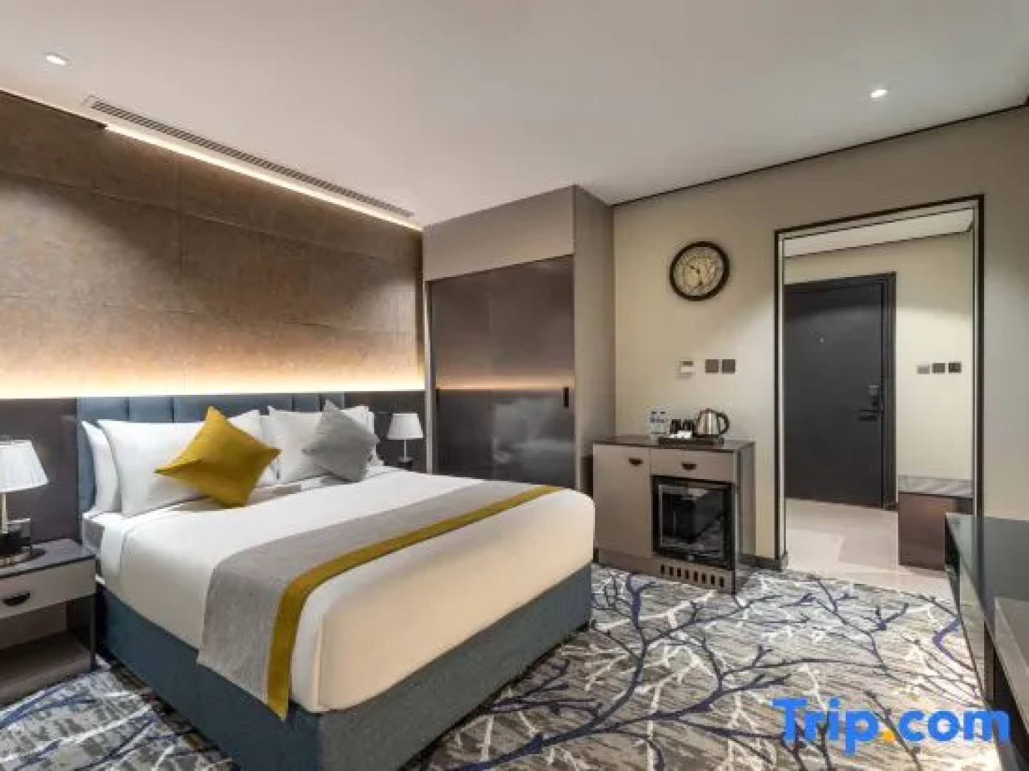 Ross Hotel