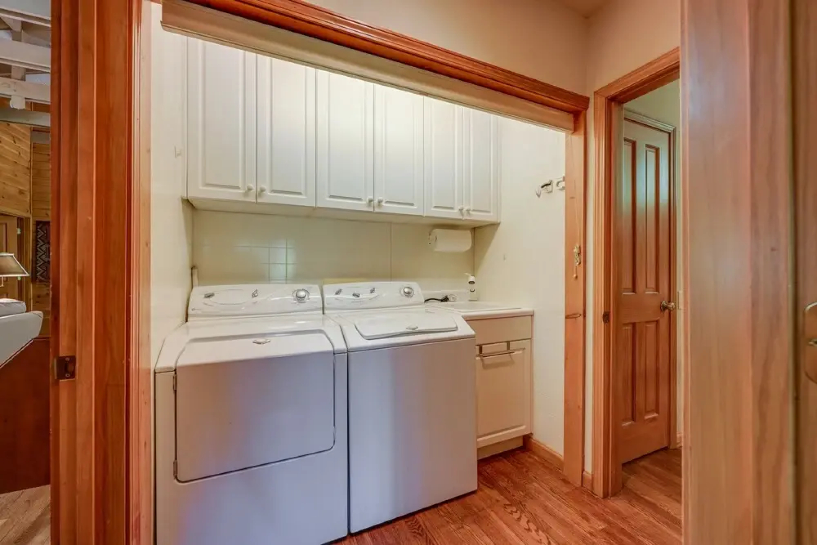 Luxe Glenville Cabin w/ Porch & BBQ ~ 5 Mi to Lake