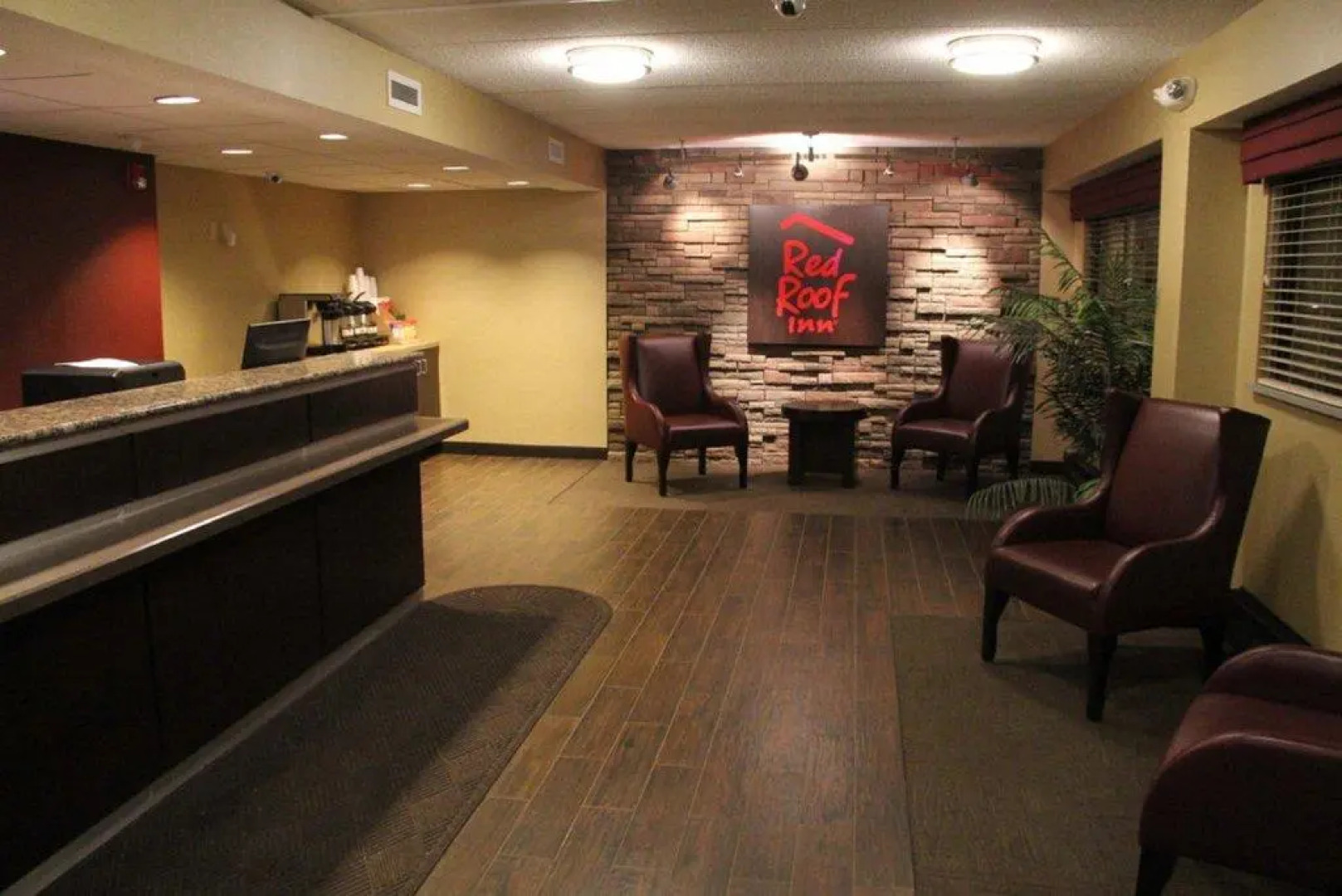 Red Roof Inn PLUS+ West Springfield