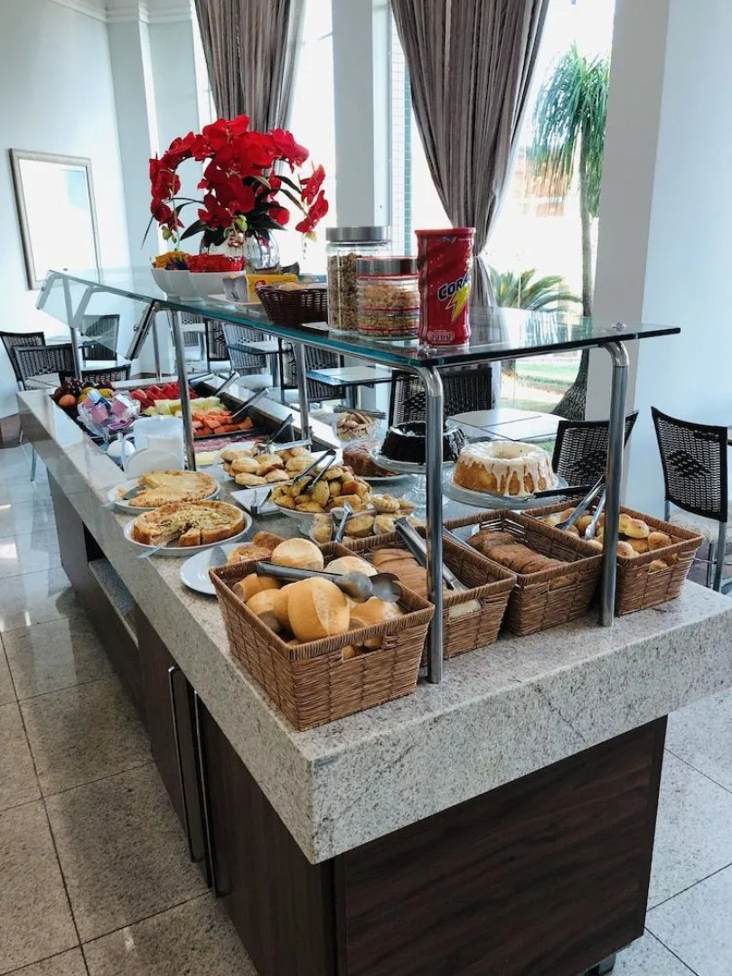 Shelton Palace Hotel