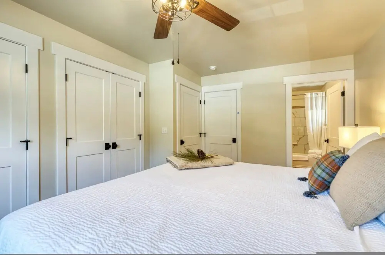 Saddle Up For Luxury - 15 Minutes to Mt Rushmore