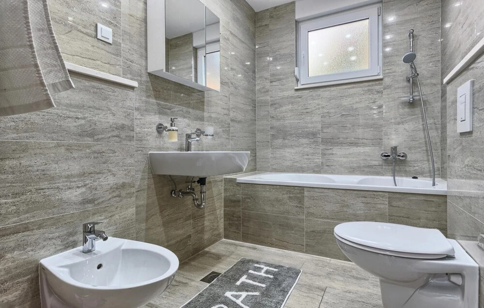 Awesome Home in Lokva Rogoznica With Sauna, Wifi and 4 Bedrooms