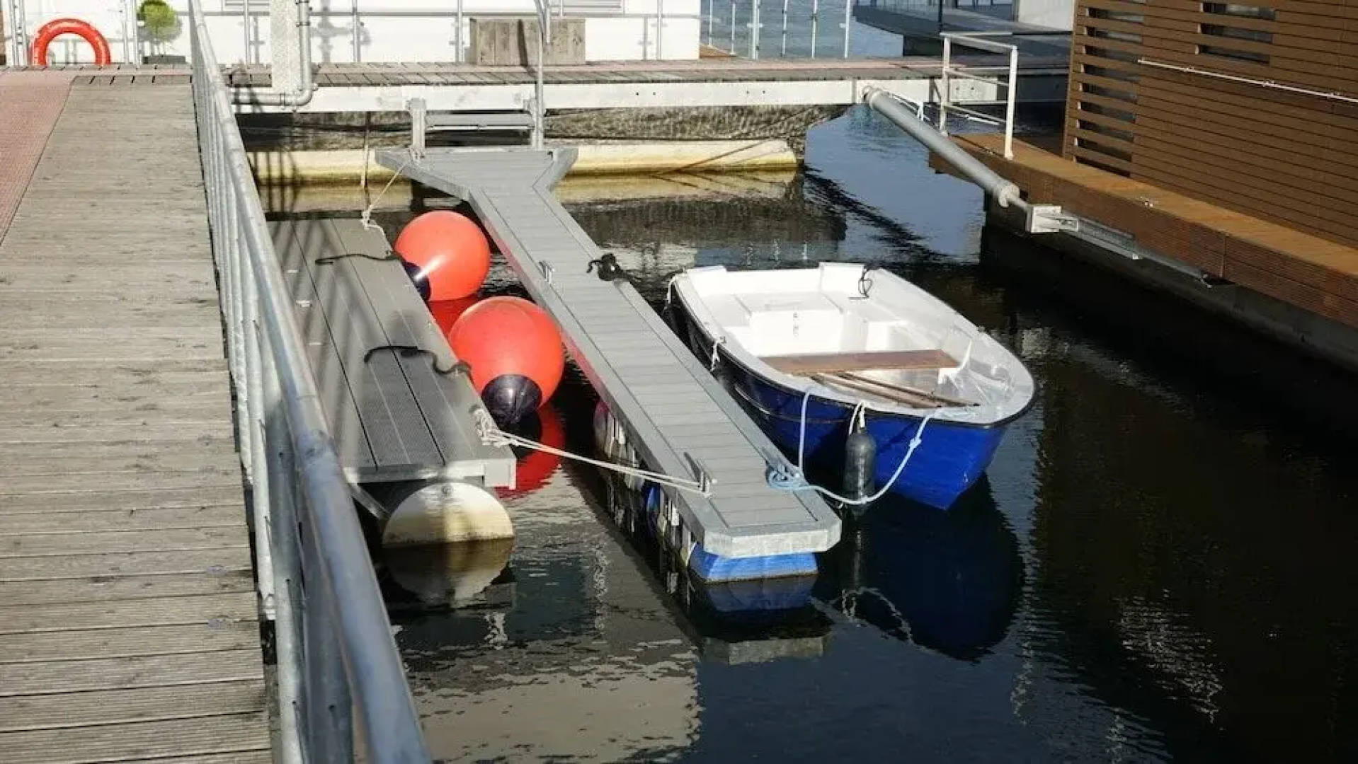 Schwimmendes Ferienhaus Robby II