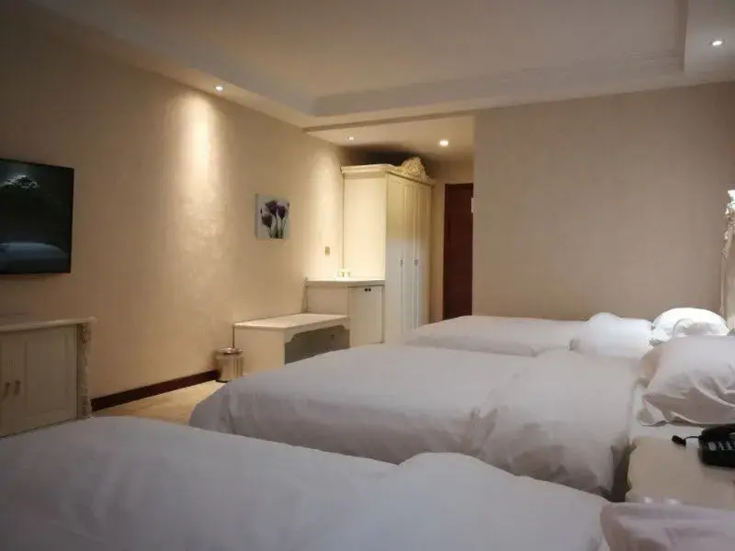 Super 8 Hotel (Tongliao Affiliated Hospital)