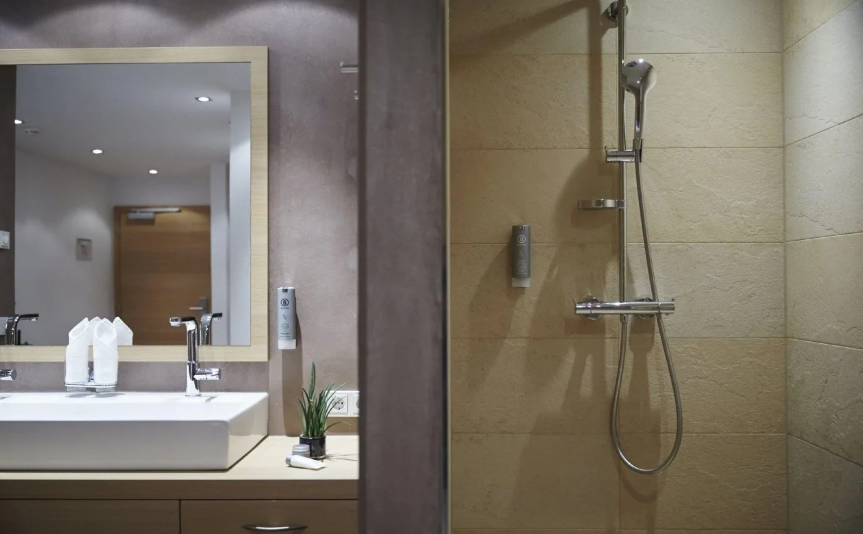 Das Kronthaler - Adults Only