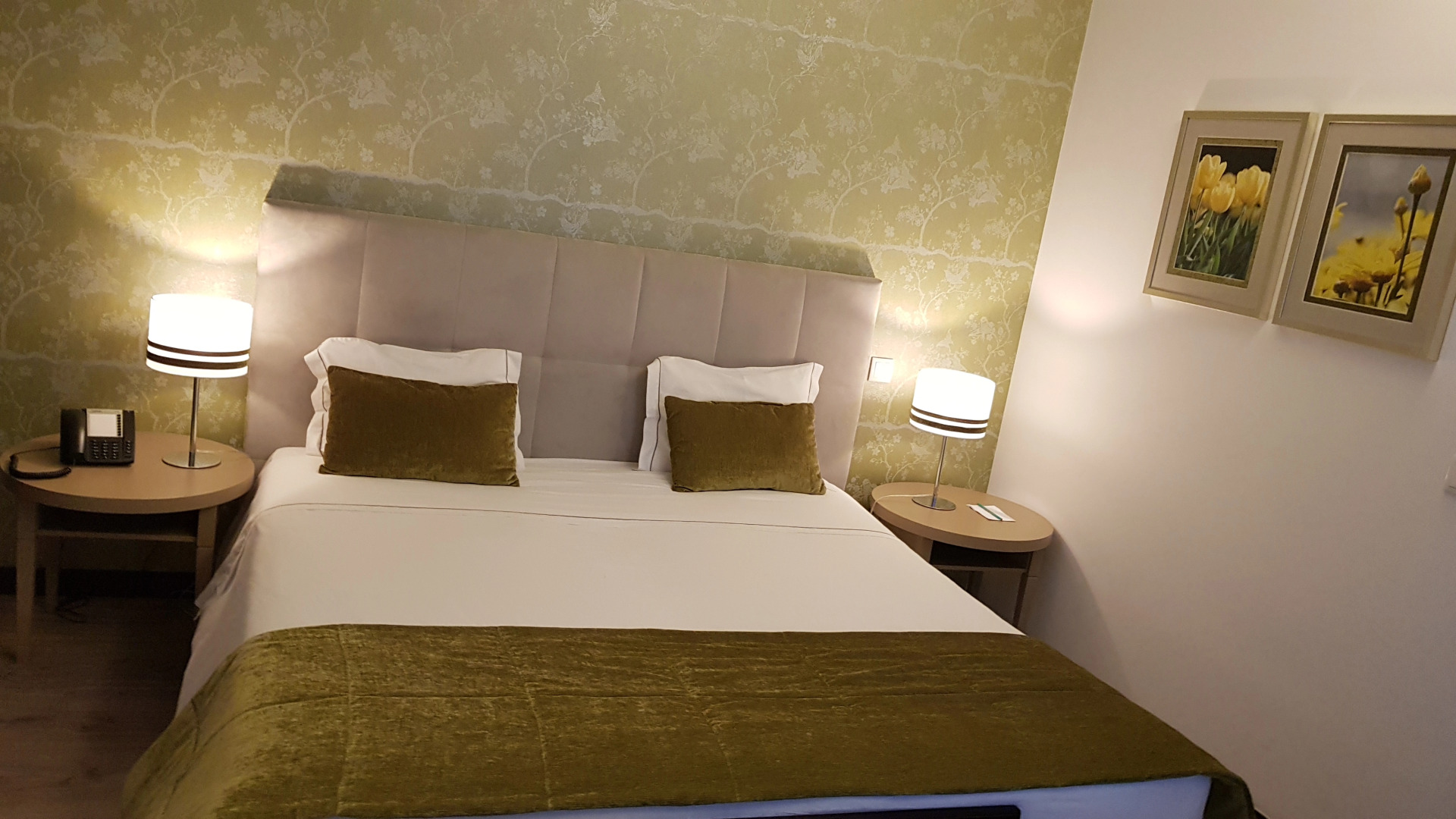 Santa Cruz Village Hotel