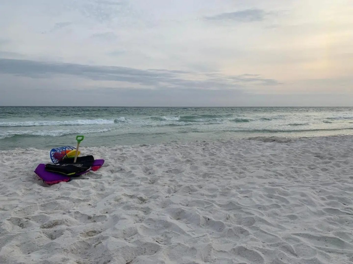 Key Lime Cottage - 1930's Cottage Steps from the Sand