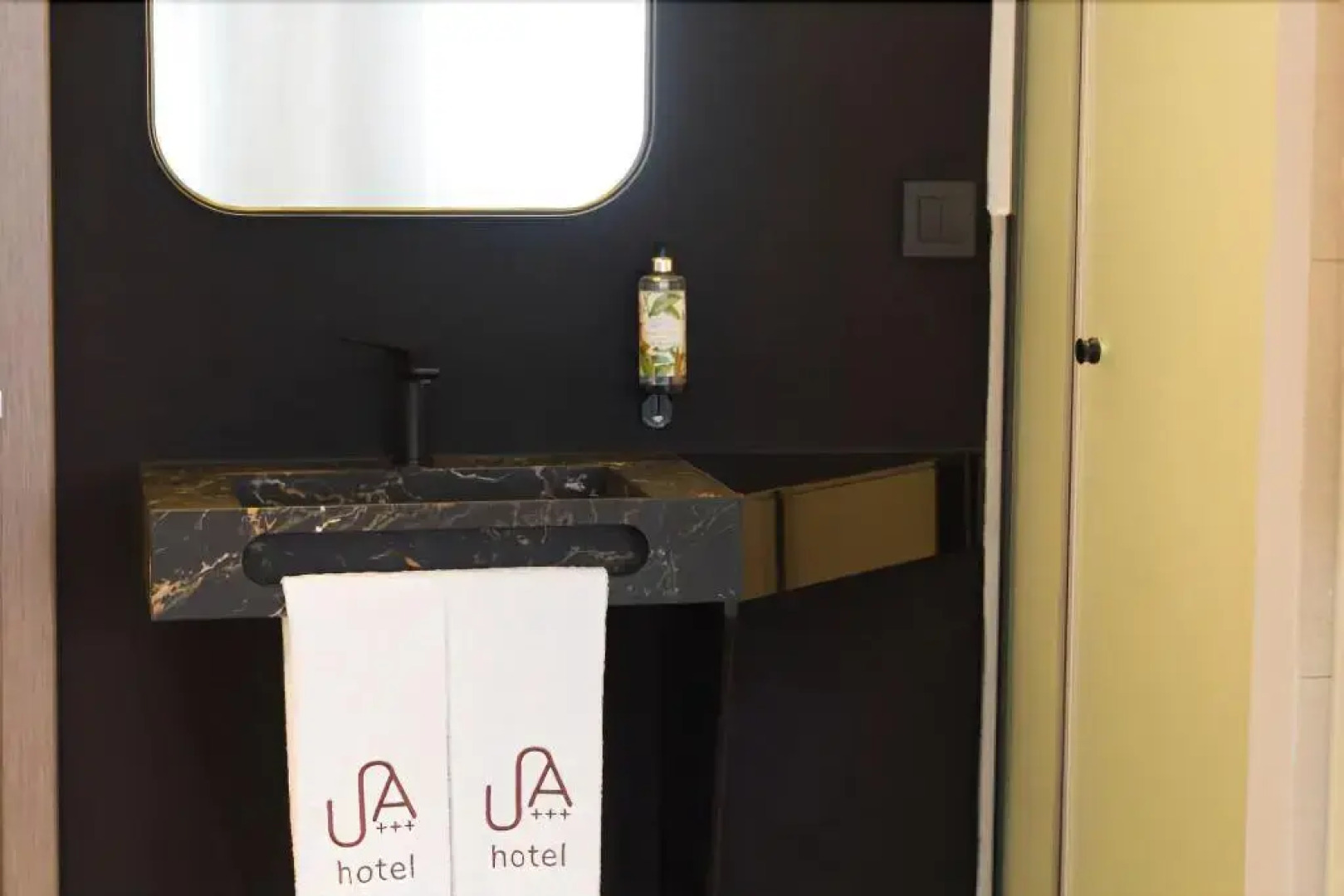 Hotel UrbanA +++ Tres Cantos