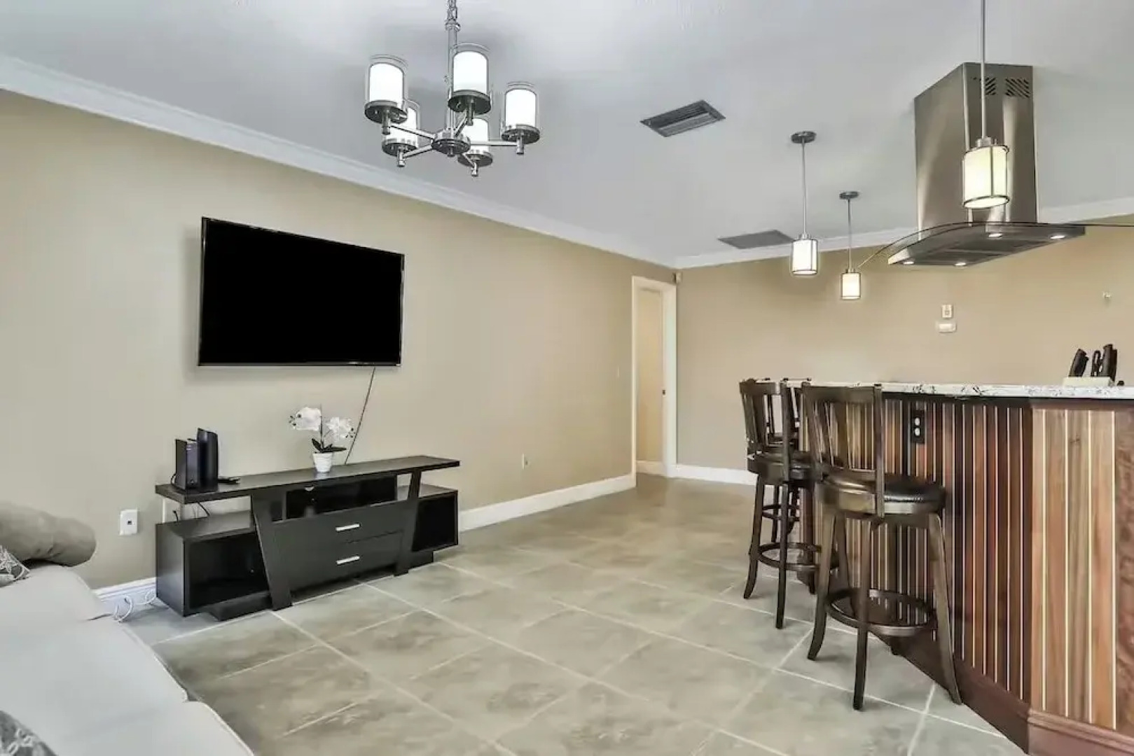 Renovated 3BR Dog Friendly Pond View W/D