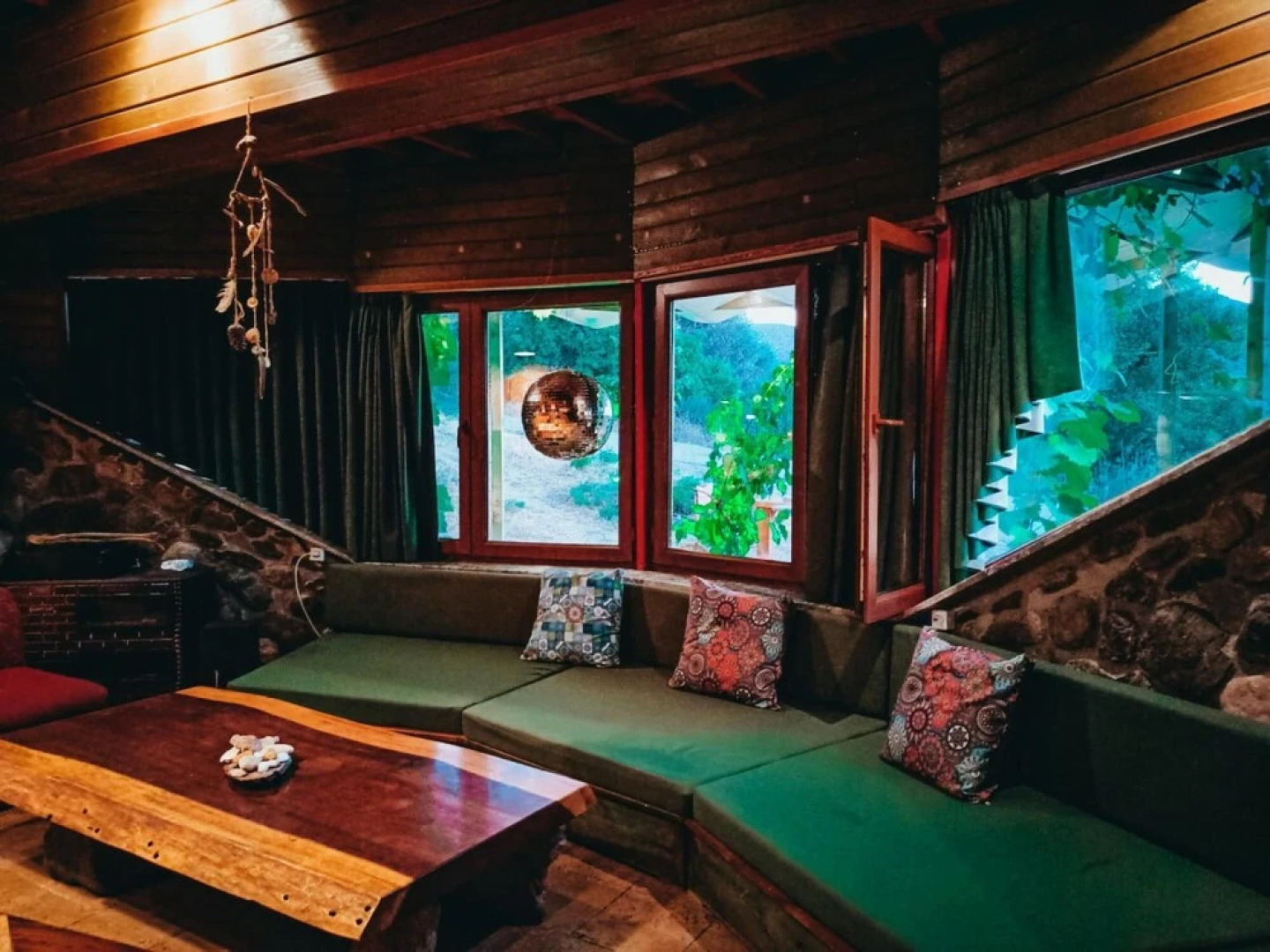 Enchanting Unique House With Backyard in Izmir