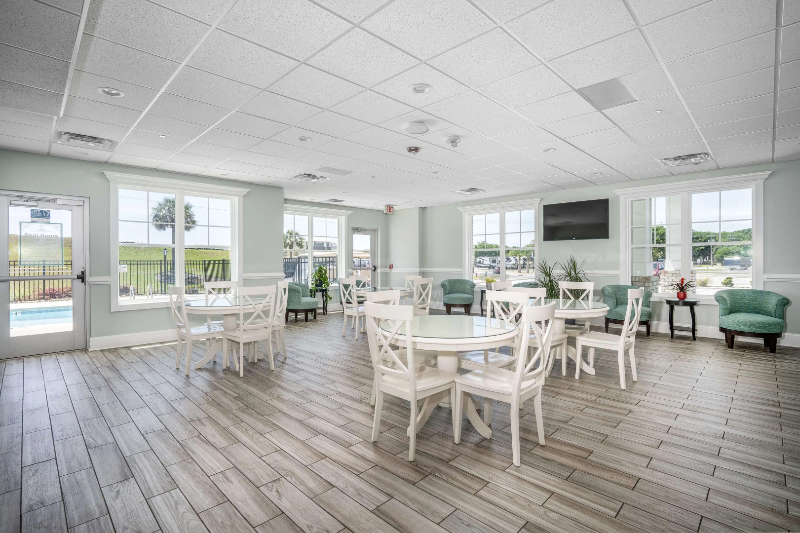 Lighthouse Suites - Best Western Signature Collection