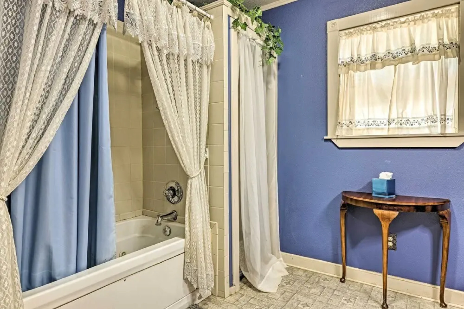 Llano Home With Yard: Walk to Restaurants!