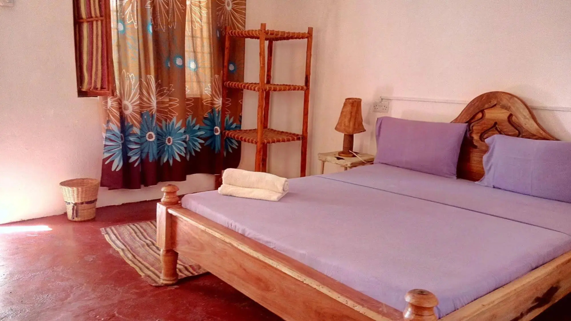 Twisted Palms Lodge & Restaurant