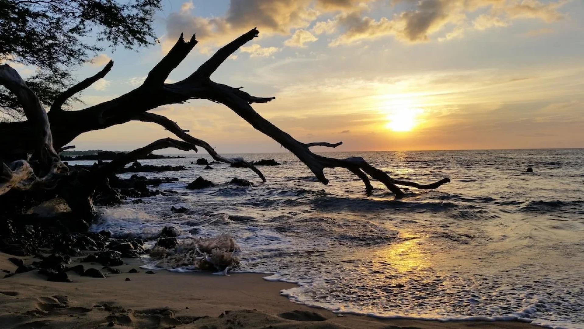 Big Island Bali Hideaway 2 Bedroom Home by Redawning