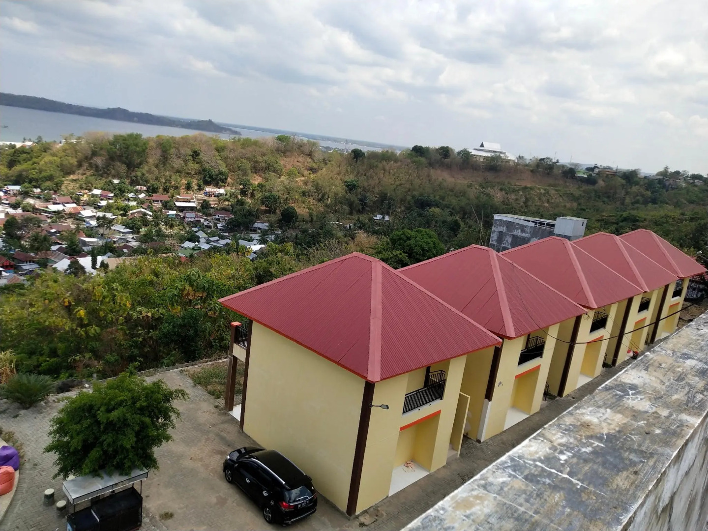 BUKIT KENARI Hotel & Restaurant