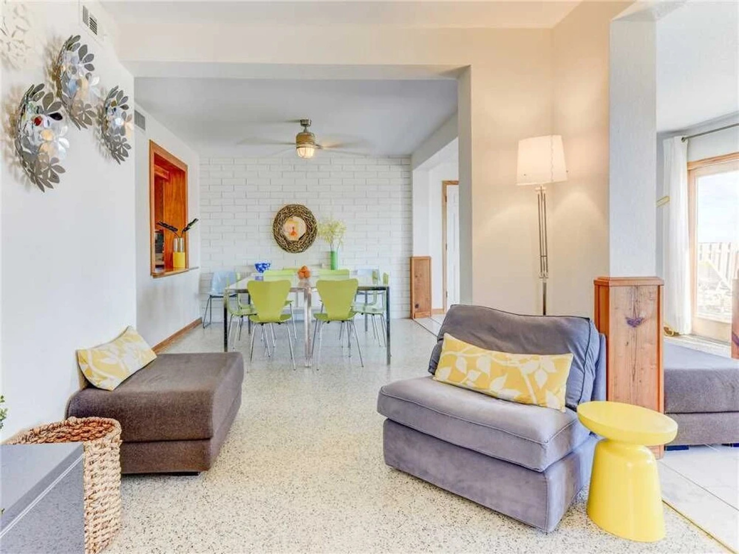 Sunshine House - Three Bedroom Home