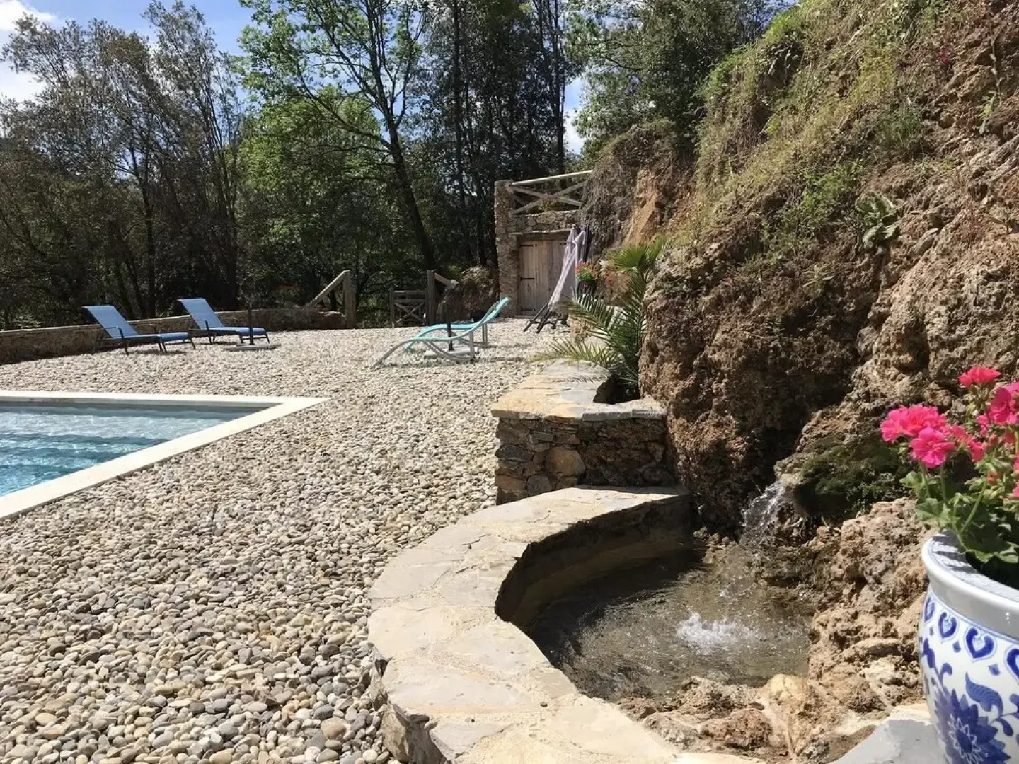 House With 2 Bedrooms in Saint-julien-de-la-nef, With Wonderful Mountain View, Pool Access and Enclosed Garden