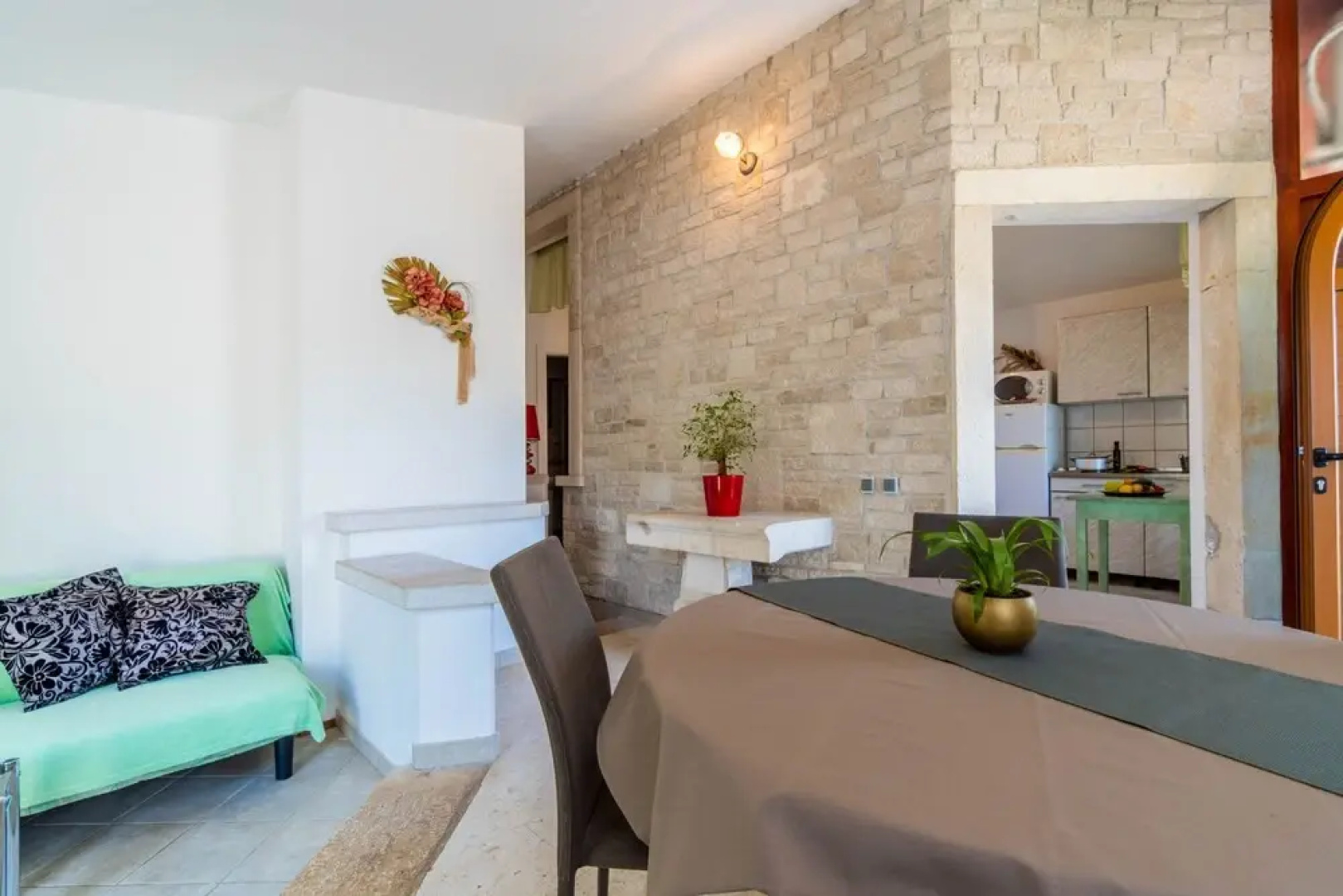 Apartment 1510
