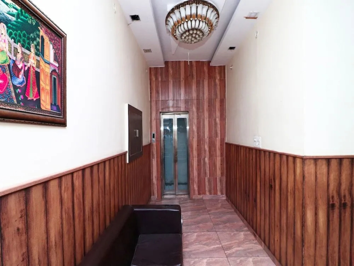 Oyo 16538 Shanti Palace