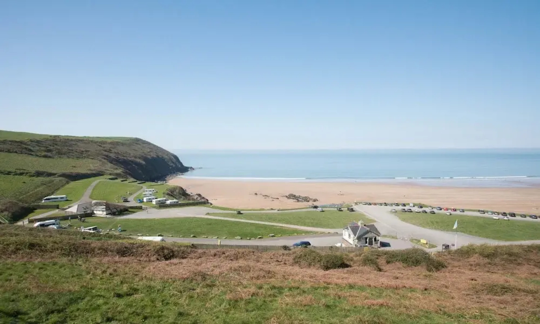 Clifton Court Apt 16 With Heated Pool