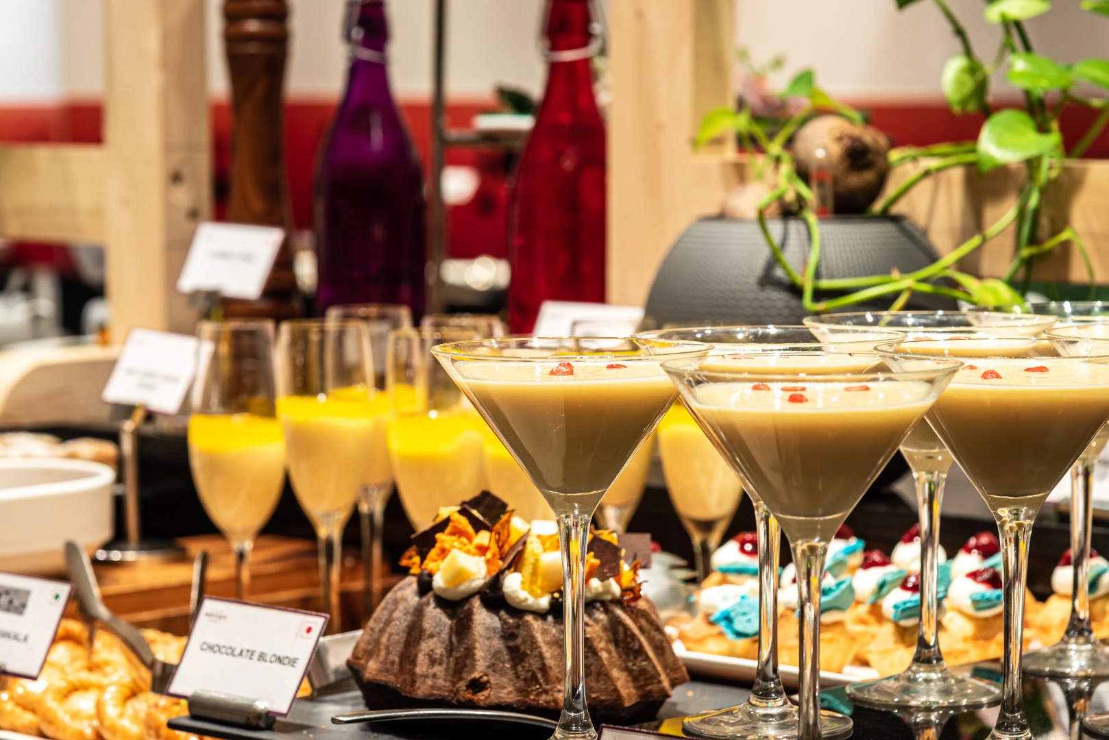 Mercure Hyderabad KCP Hotel