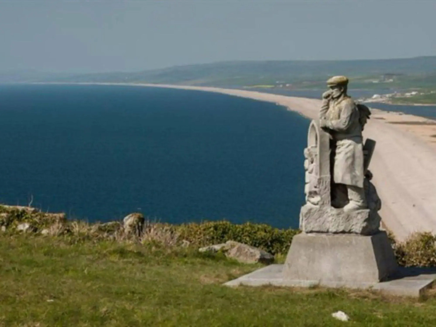 Admiralty Hotel & Restaurant