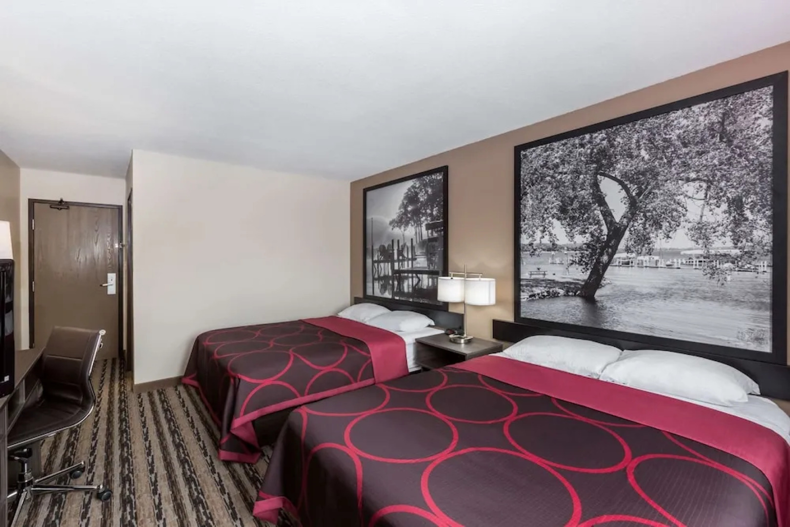 Super 8 Spirit Lake/Okoboji