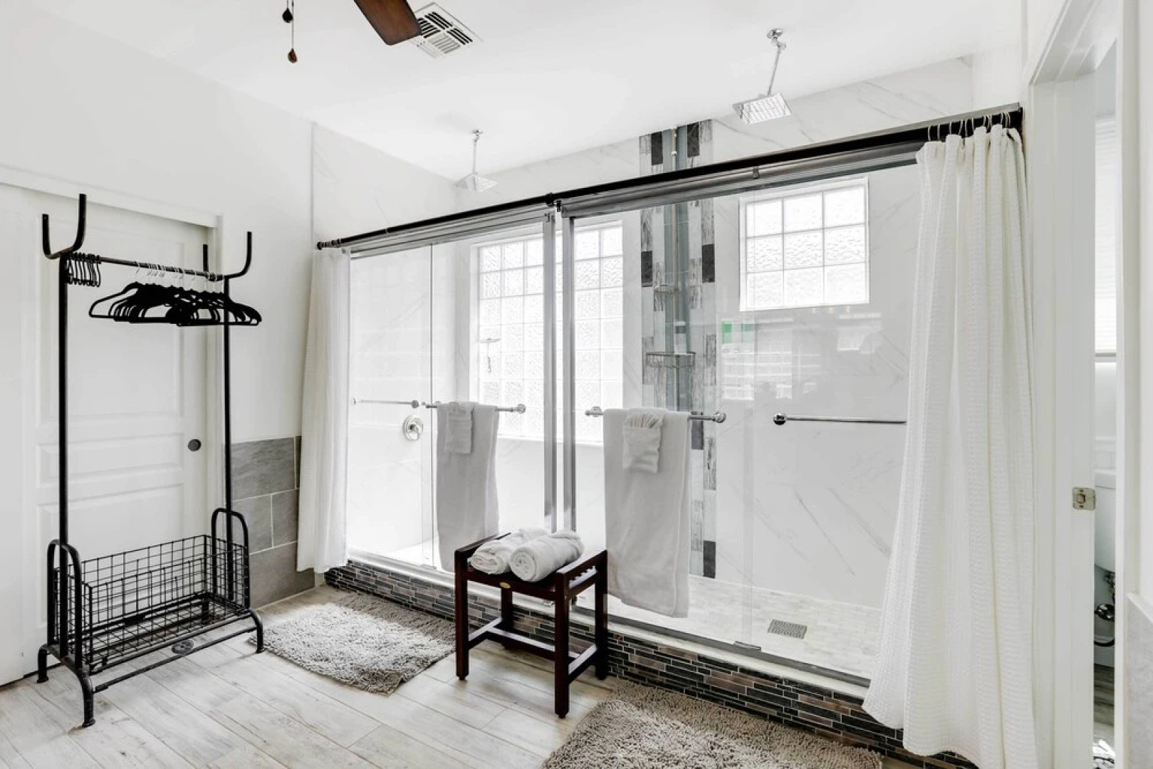 Pool, Fire Pit & Grill: Goodyear Home!