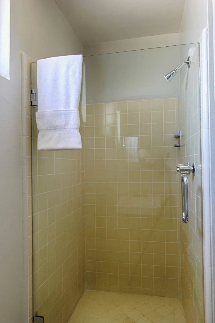 The Sojourn Los Angeles - Sherman Oaks