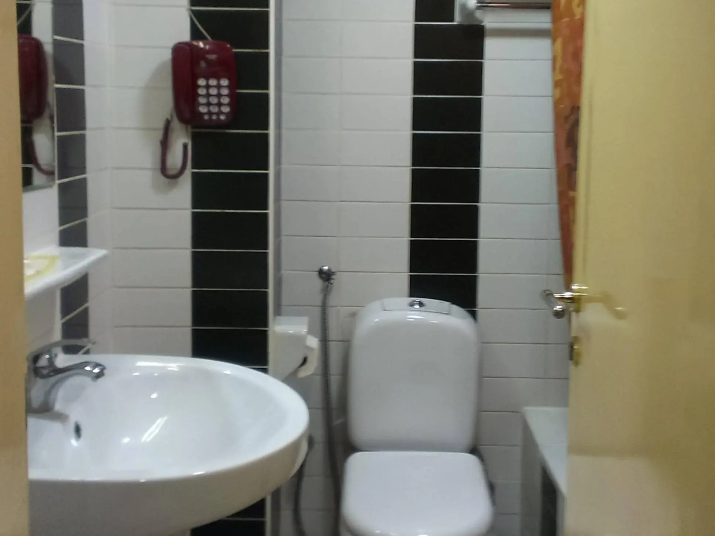 Everest International Hotel