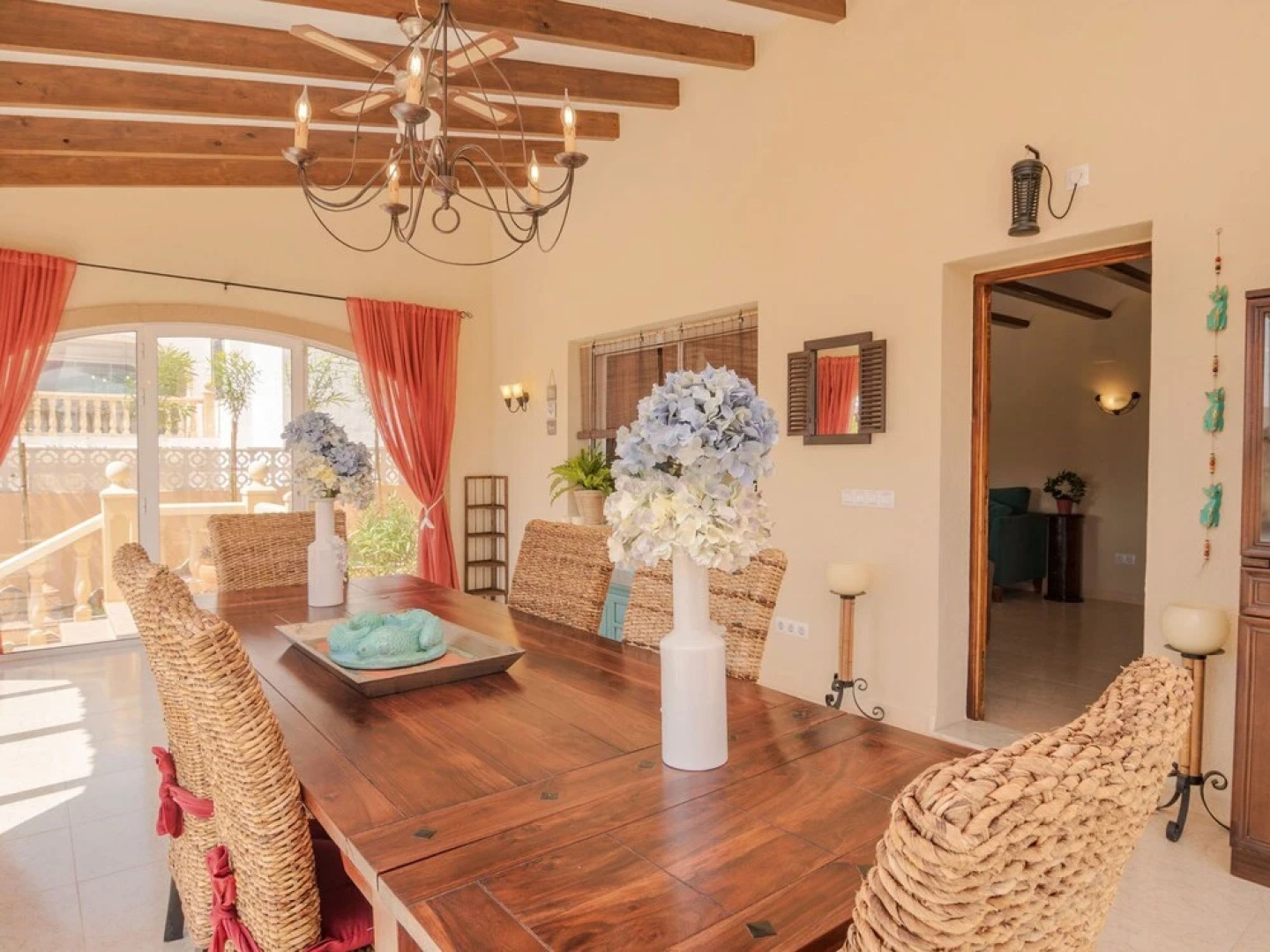 Villa With Very Spacious Terrace, Beautiful View of the Mountains & Private Pool