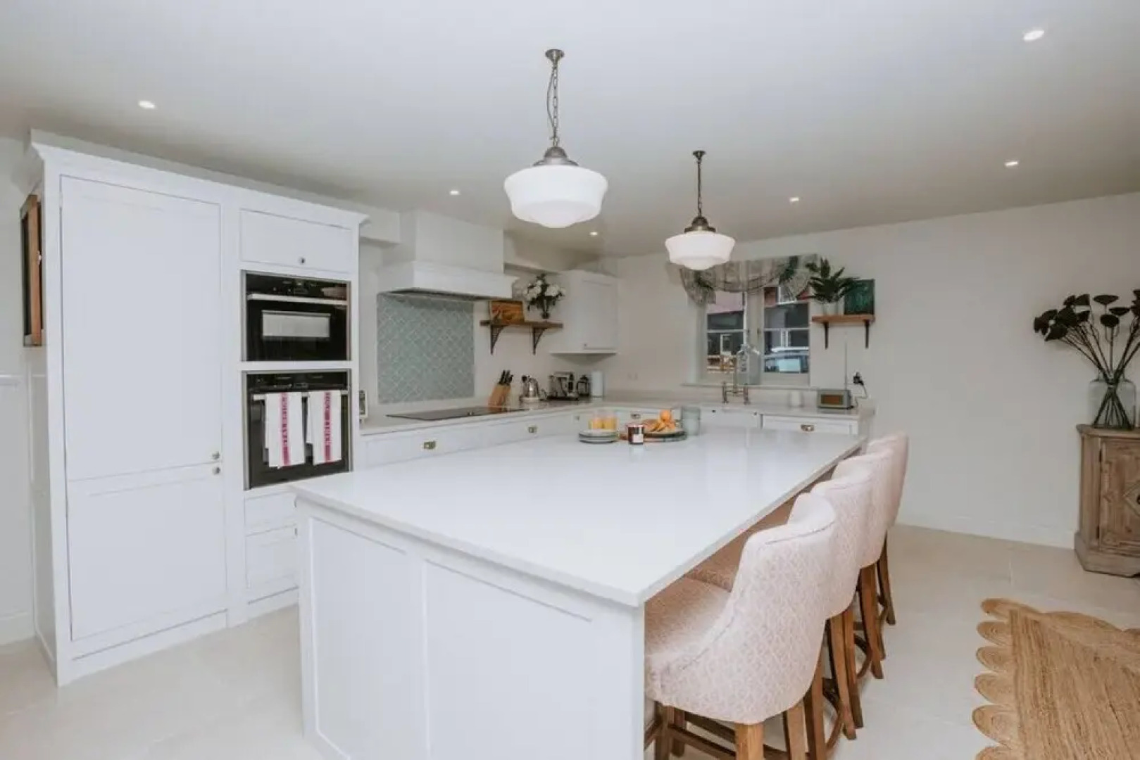 Hayward House Hot Tub Large Garden - From 1100 Per Night