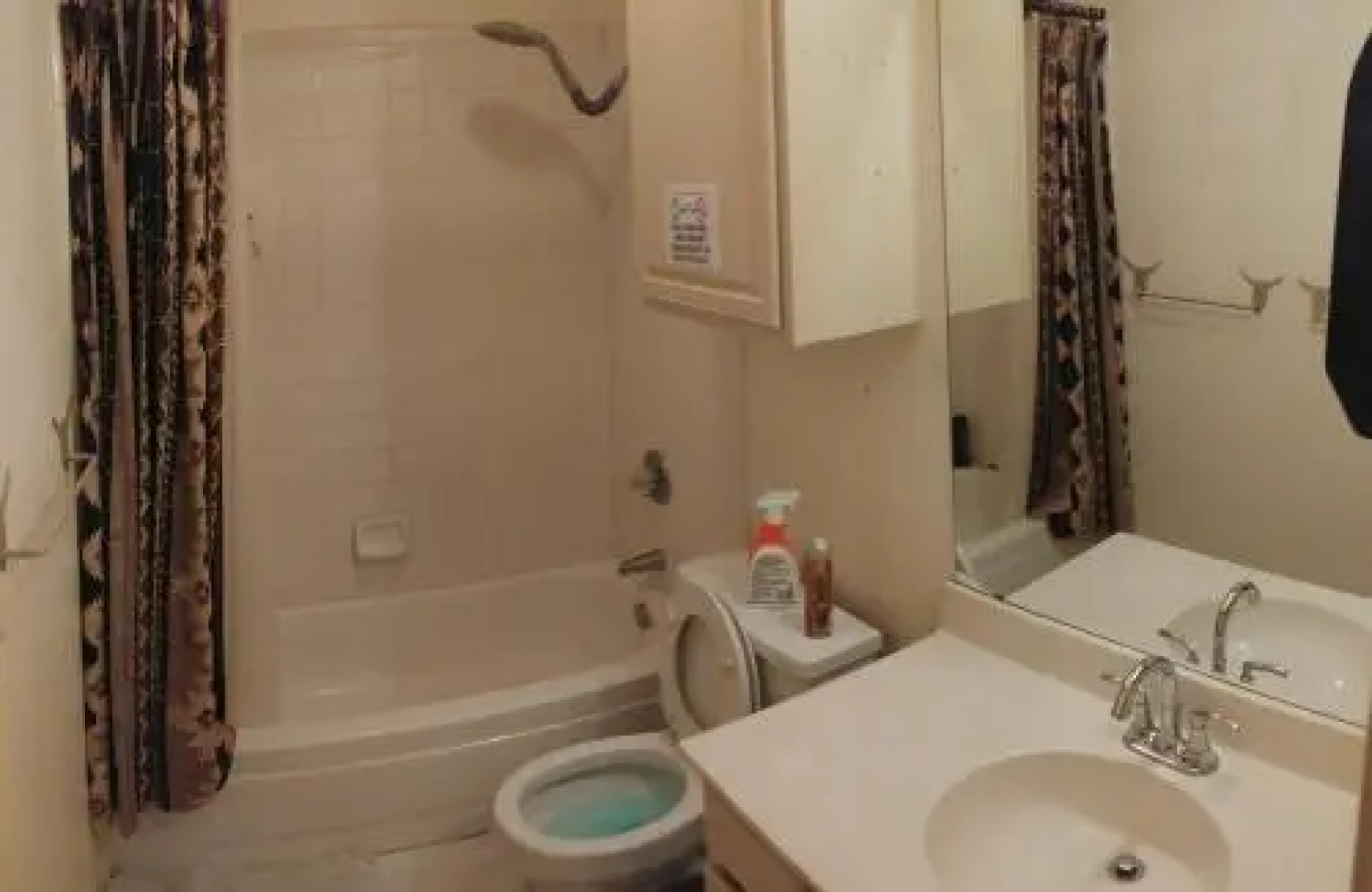 Cheap Private Room In a House