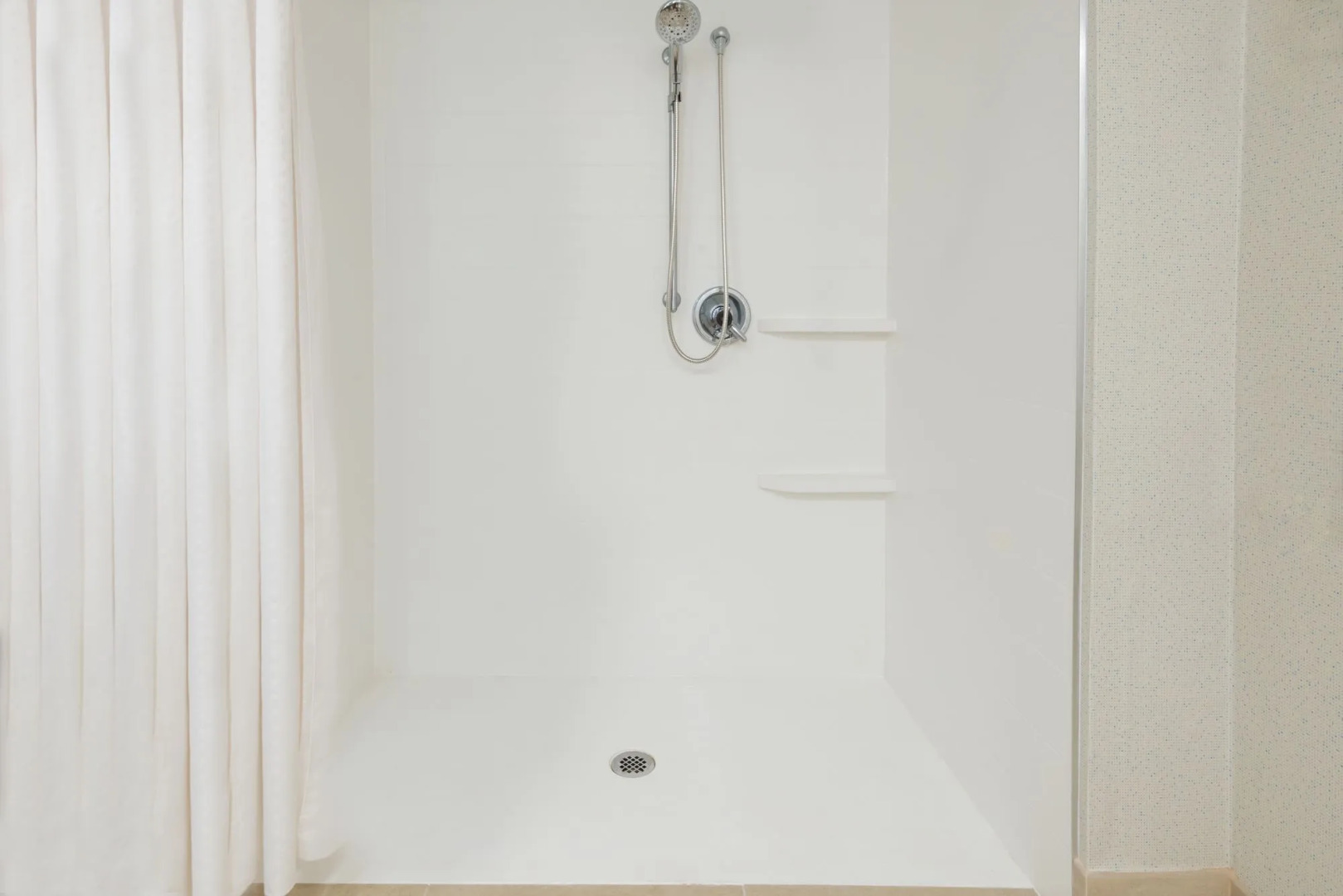 Holiday Inn Express Hotel & Suites Bentonville by IHG