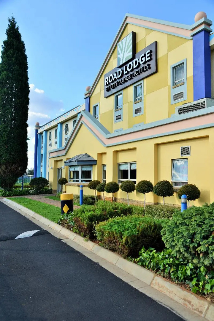 Road Lodge Carnival City