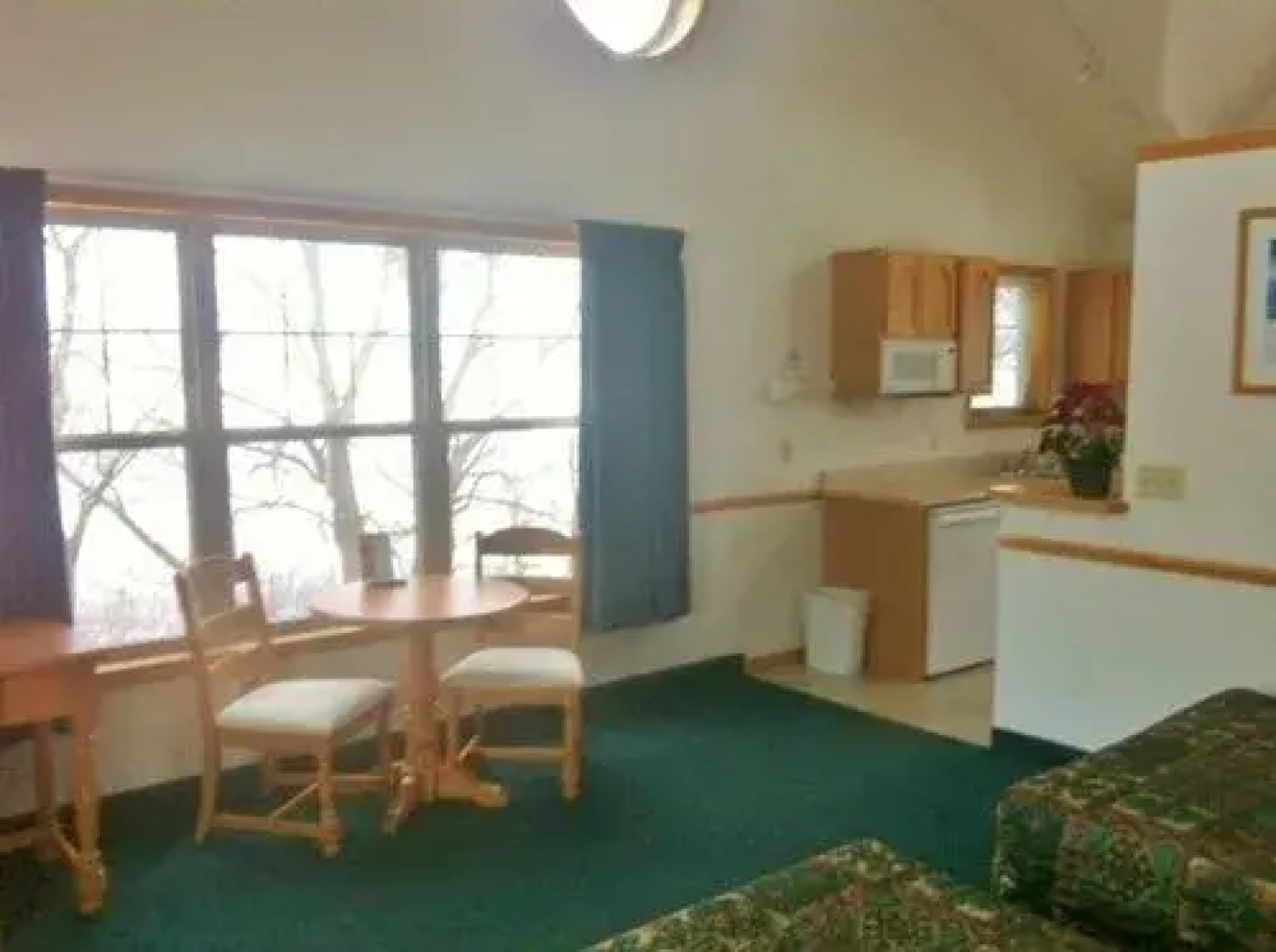 Little Riverside Motel & Marina