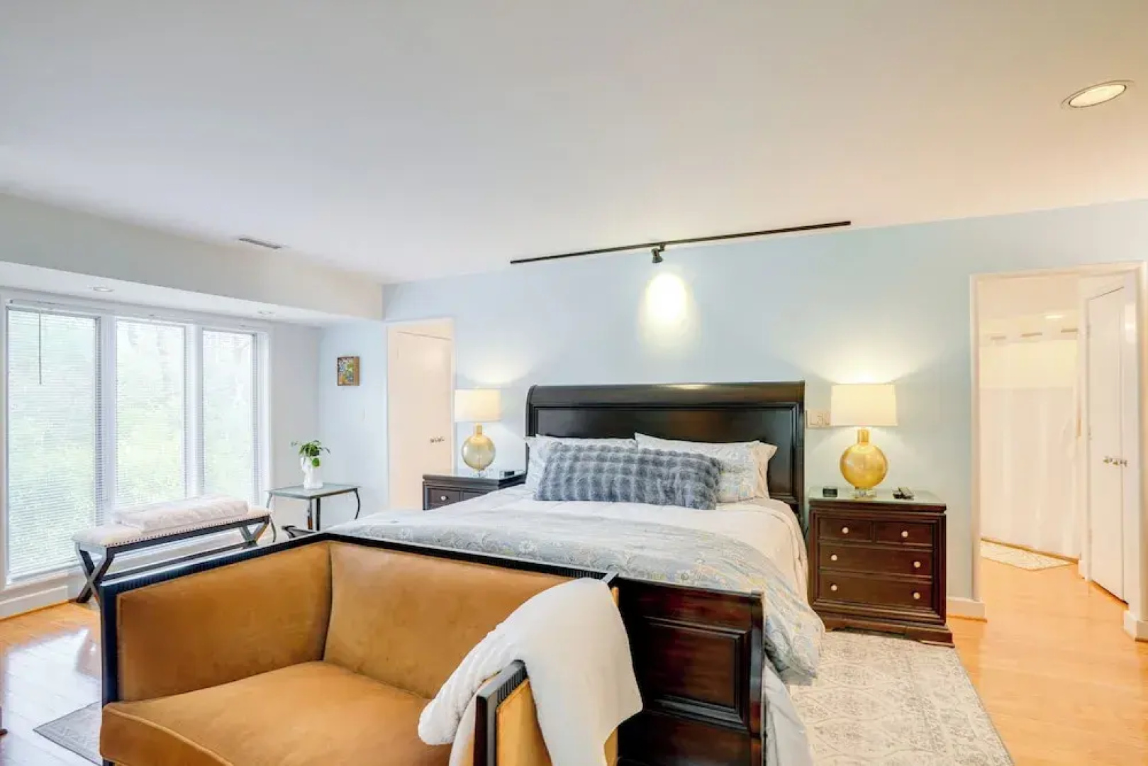 The White Elephant Inn Getaway w/ Pool & Hot Tub!