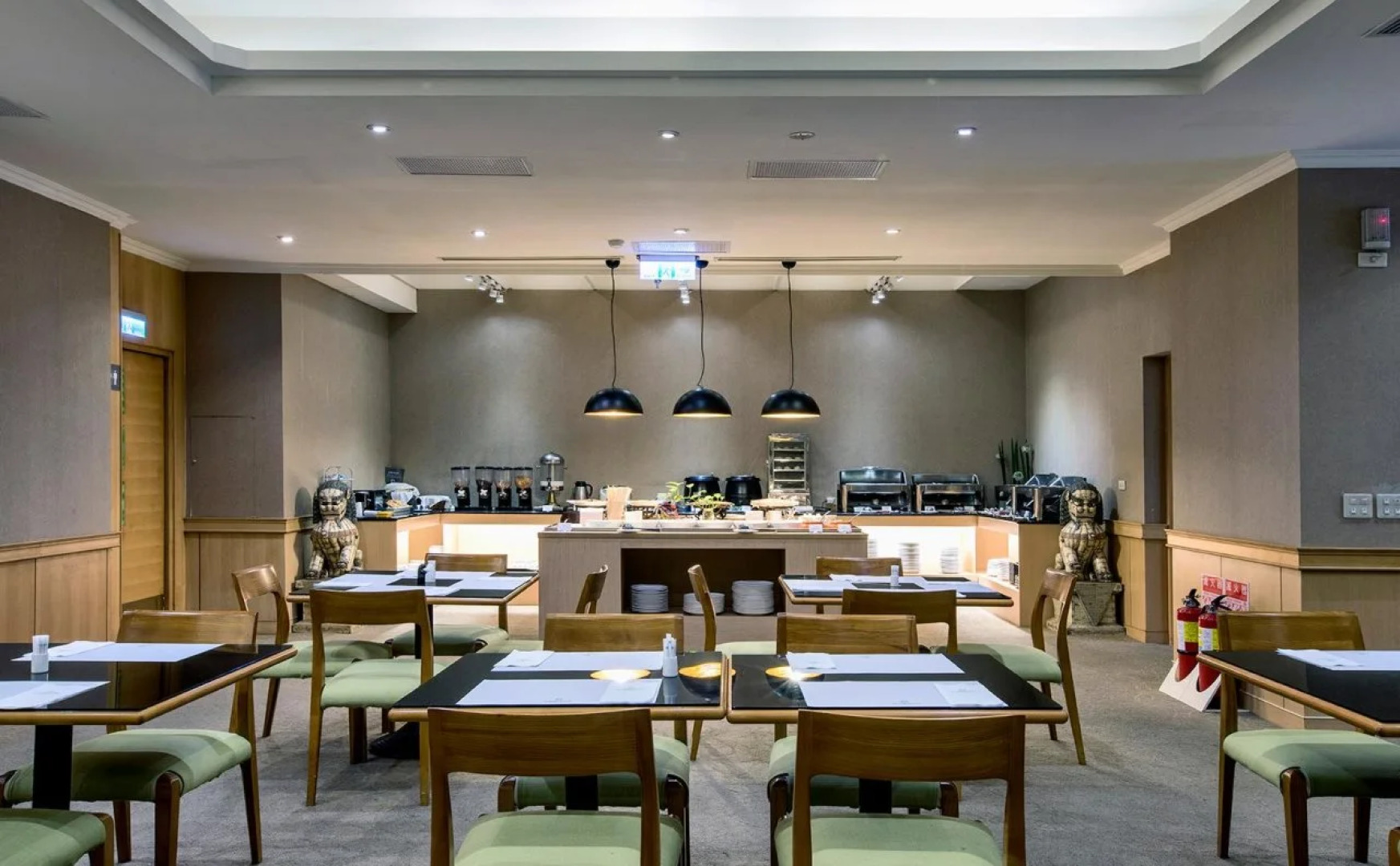 Carlton Hotel-Chung Hwa