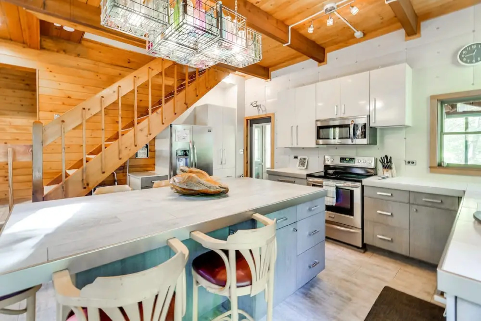 Gorgeous Bushkills Lodge w/ Pool Access!