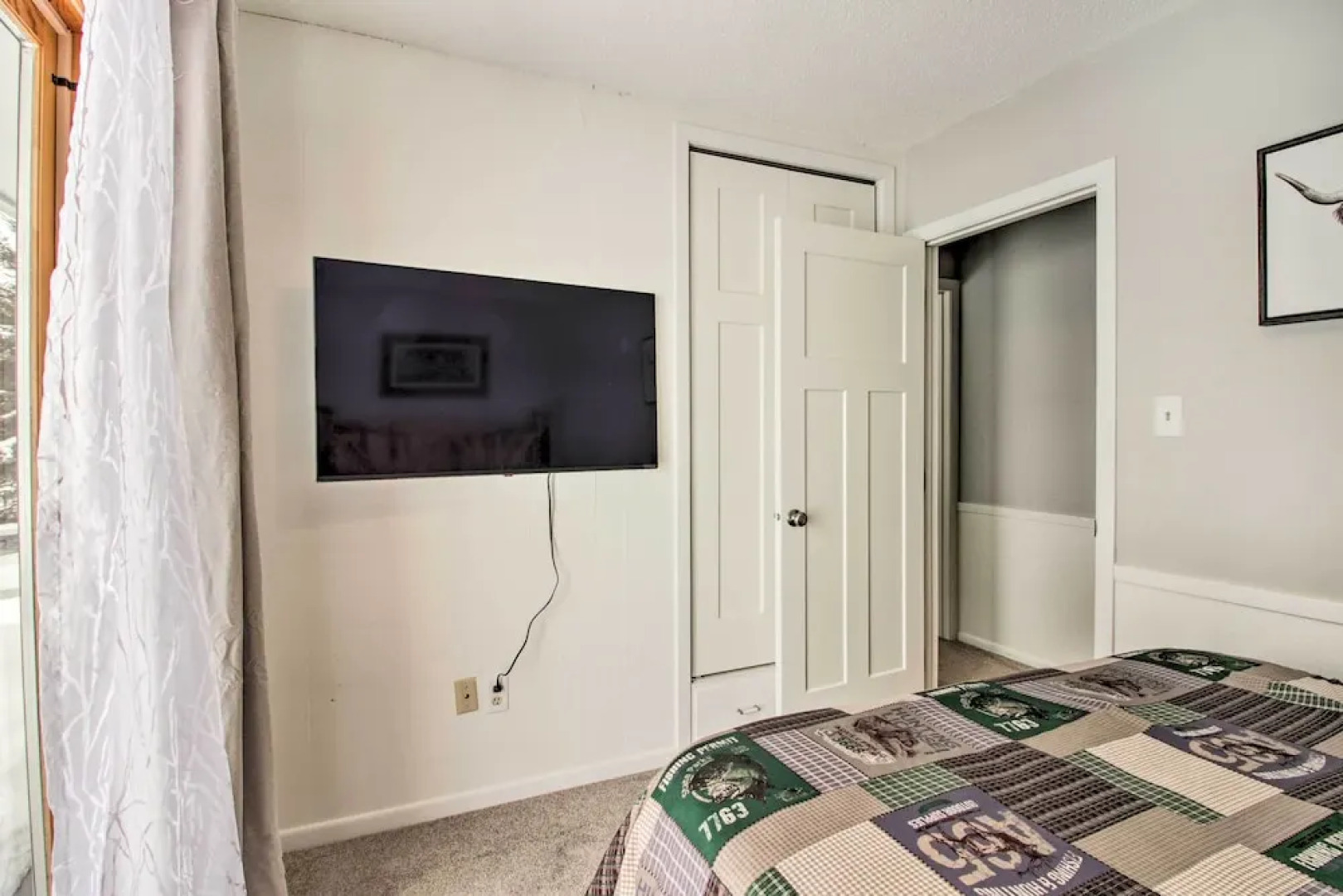 Waterfront Gull Lake w/ Dock: Family Friendly!