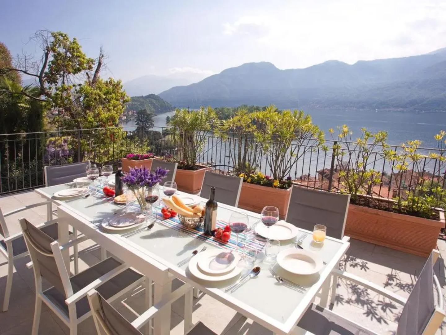 Sala Comacina Apartment No 1 (Sleeps 10)