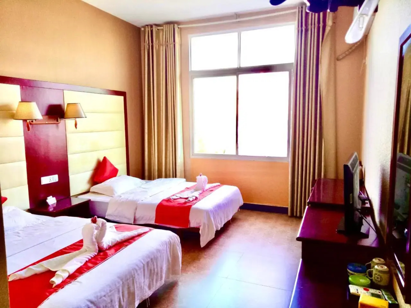 Xishuangbanna Aerial Garden Jinjiangnan Mekong River South Business Hotel
